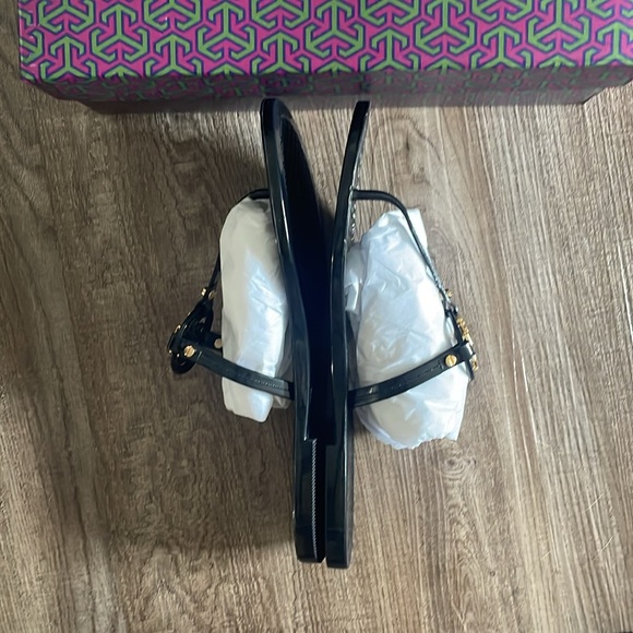 Tory Burch Mini Miller Gabriel small circle emblem t-strap thong flat sandals - Picture 2 of 4